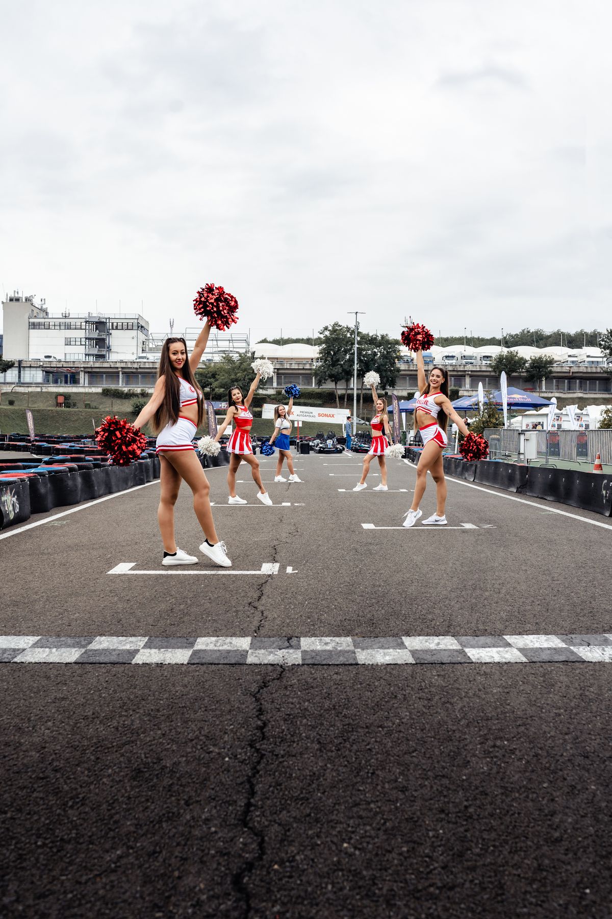 FLIP UNIT Grid Girls